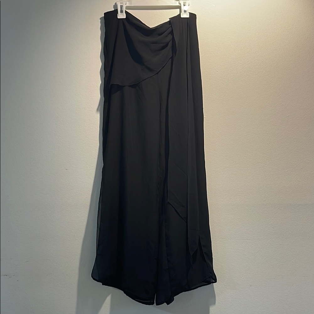 Black Wide Leg Pants with Asymmetrical Wrap Style Size Medium 6-8